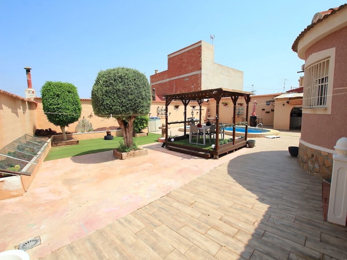 4 Zimmer Villa zu verkaufen in Benijofar mit Pool - 369.950 € (Ref: 9984018)
