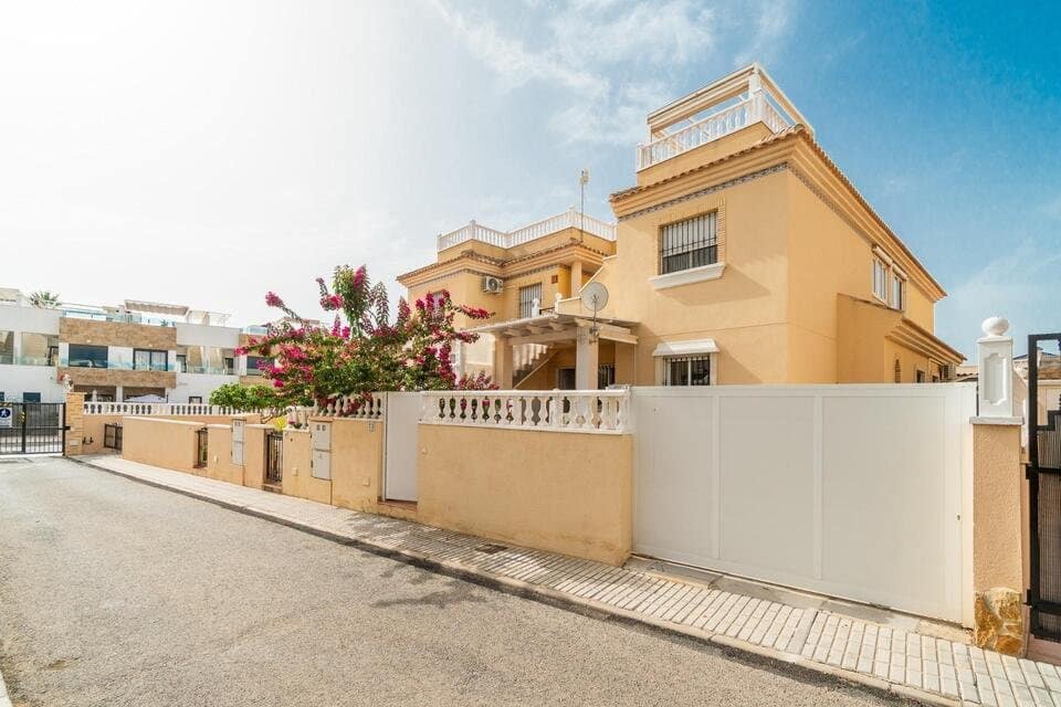 2 bedroom Apartment for sale in Villamartin - € 175,000 (Ref: 9985334)