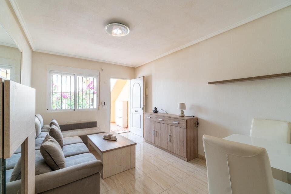 2 bedroom Apartment for sale in Villamartin - € 175,000 (Ref: 9985334)