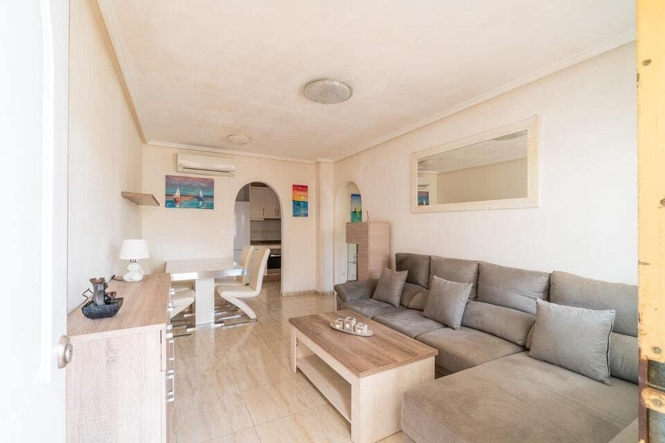 2 bedroom Apartment for sale in Villamartin - € 175,000 (Ref: 9985334)