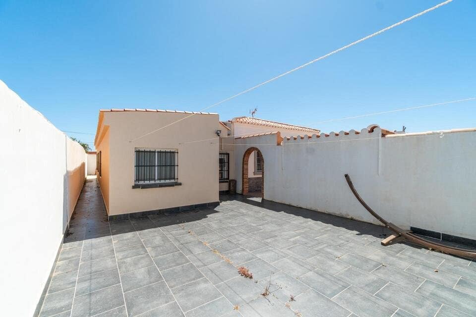 4 bedroom Villa for sale in La Torreta with pool - € 530,000 (Ref: 9989472)