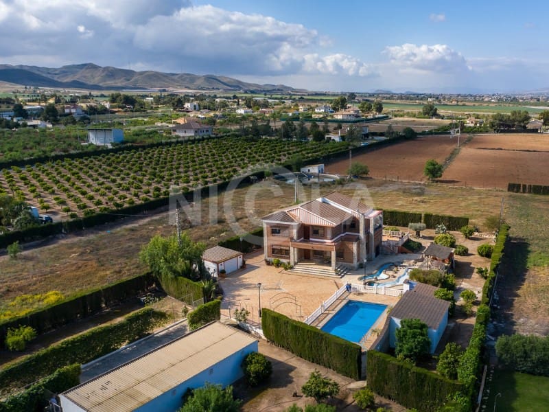 5 sypialnia Willa na sprzedaż w Purias z basenem garażem - 449 000 € (Ref: 5903374)