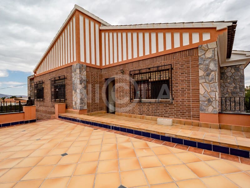 5 sypialnia Willa na sprzedaż w Purias z basenem garażem - 449 000 € (Ref: 5903374)