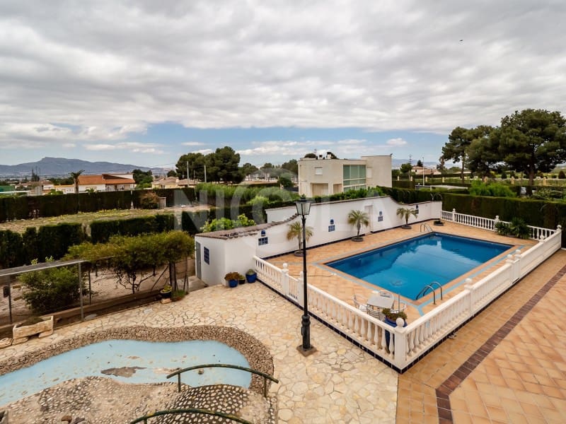 5 sypialnia Willa na sprzedaż w Purias z basenem garażem - 449 000 € (Ref: 5903374)