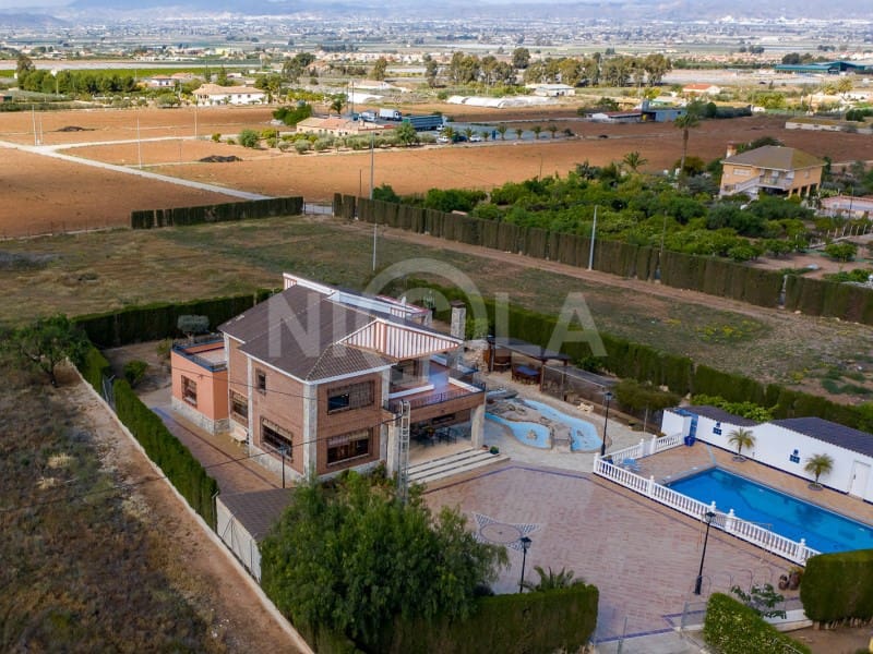 5 sypialnia Willa na sprzedaż w Purias z basenem garażem - 449 000 € (Ref: 5903374)