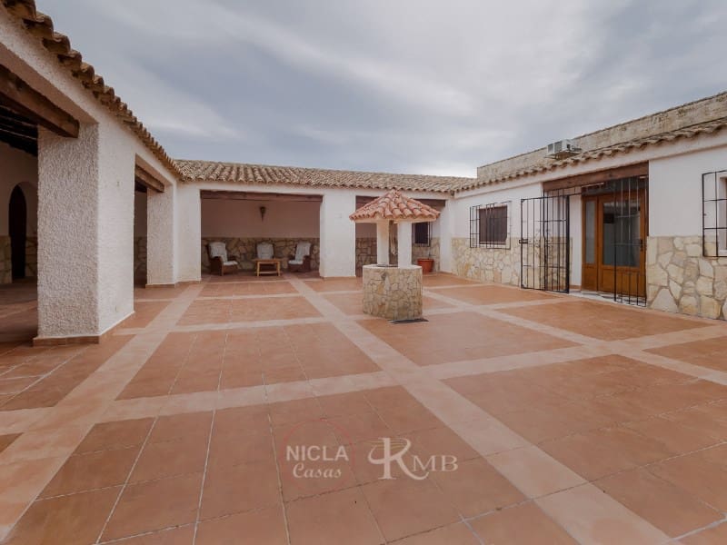 4 bedroom Villa for sale in Antas with pool garage € 299,000 (Ref