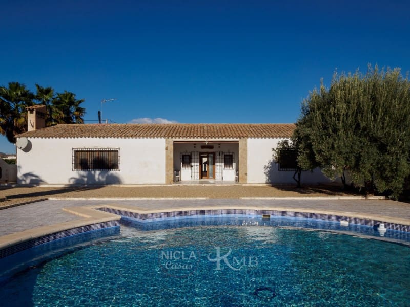 4 bedroom Villa for sale in Antas with pool garage € 299,000 (Ref