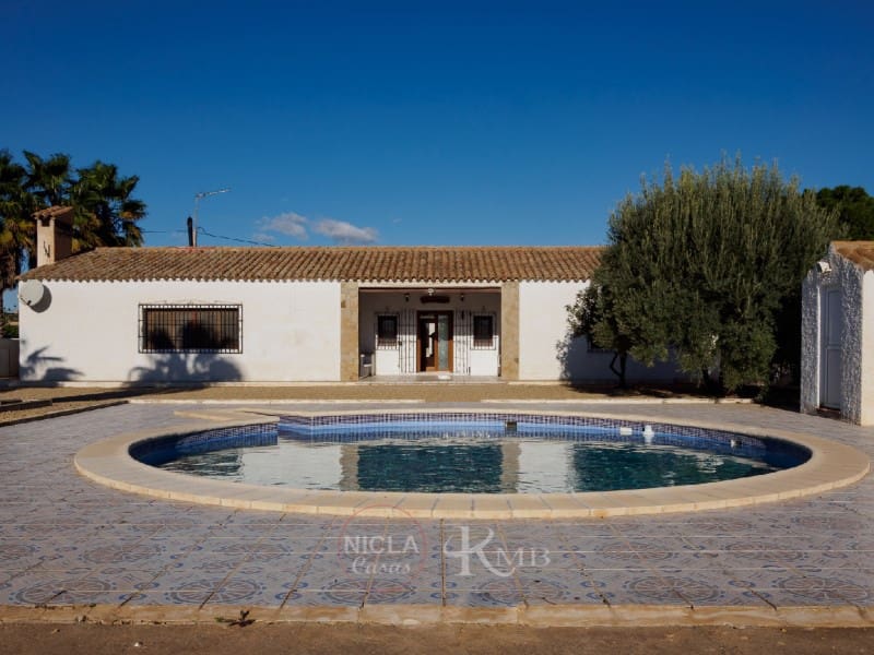 4 bedroom Villa for sale in Antas with pool garage € 299,000 (Ref