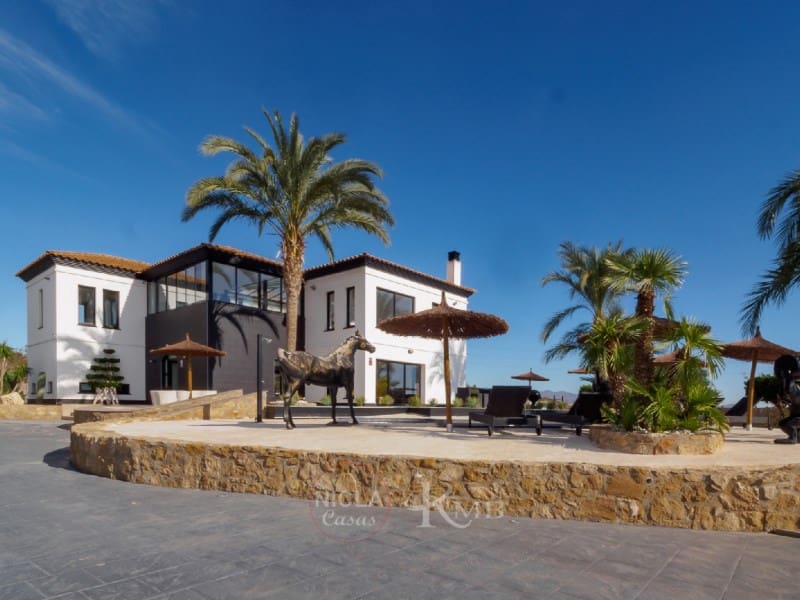 3 slaapkamer Villa te koop in San Juan de los Terreros met zwembad - € 795.000 (Ref: 7914106)