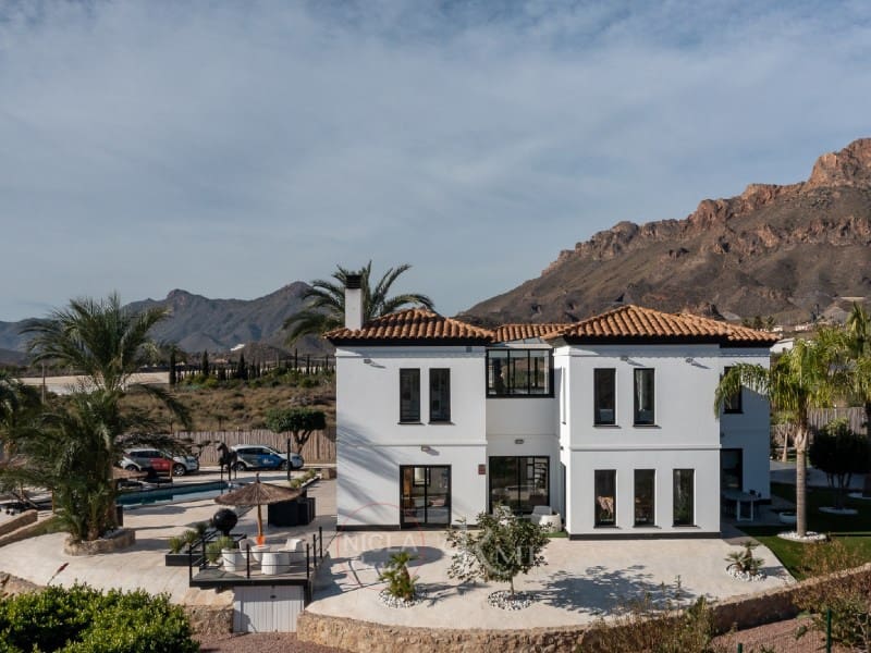 3 slaapkamer Villa te koop in San Juan de los Terreros met zwembad - € 795.000 (Ref: 7914106)