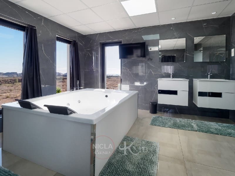 3 slaapkamer Villa te koop in San Juan de los Terreros met zwembad - € 795.000 (Ref: 7914106)