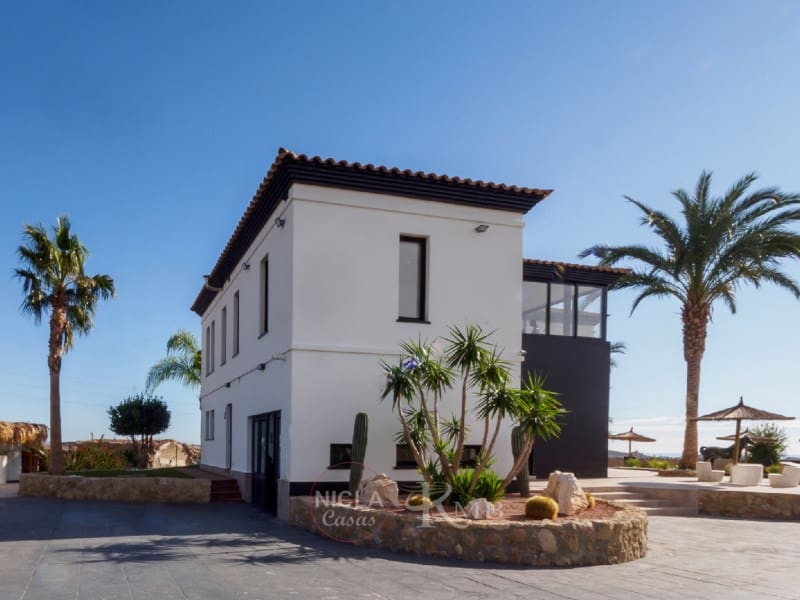 3 slaapkamer Villa te koop in San Juan de los Terreros met zwembad - € 795.000 (Ref: 7914106)