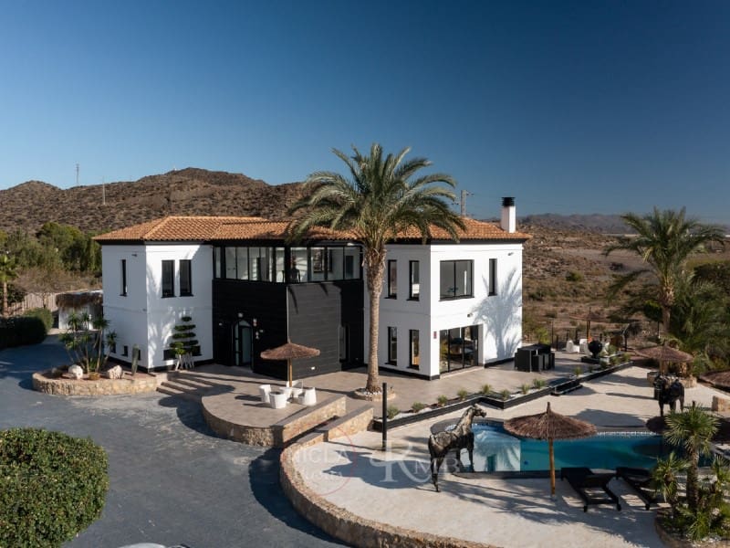 3 slaapkamer Villa te koop in San Juan de los Terreros met zwembad - € 795.000 (Ref: 7914106)