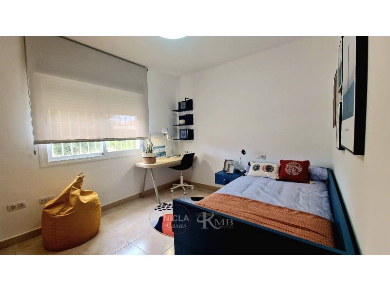 3 slaapkamer Villa te koop in Purias - € 389.000 (Ref: 8093902)