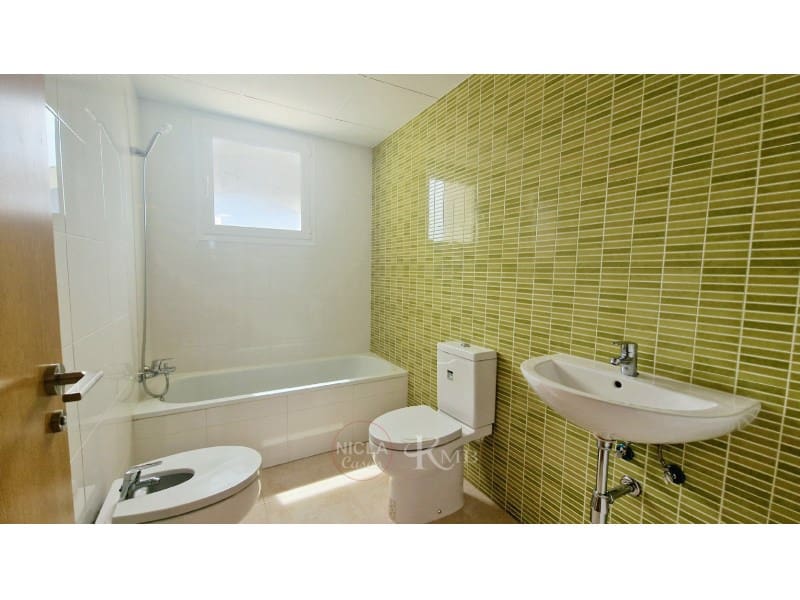 3 slaapkamer Villa te koop in Purias - € 389.000 (Ref: 8093902)