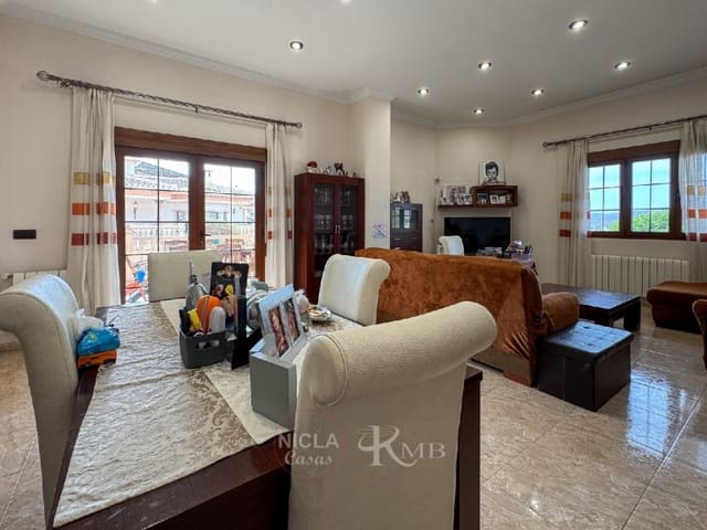 5 slaapkamer Villa te koop in Antas met garage - € 399.000 (Ref: 8591179)