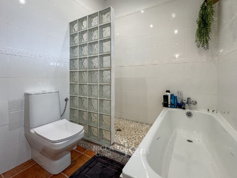 5 soverom Villa til salgs i Antas med svømmebasseng garasje - € 575 000 (Ref: 8599550)