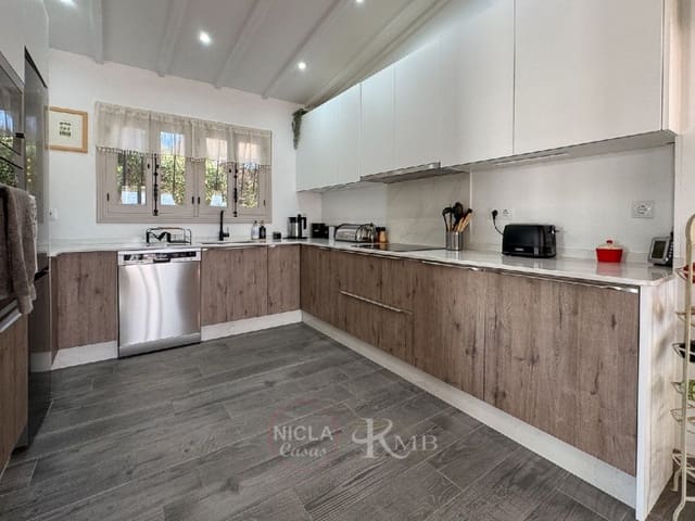 5 soveværelse Villa til salg i Antas med swimmingpool garage - € 575.000 (Ref: 8599550)