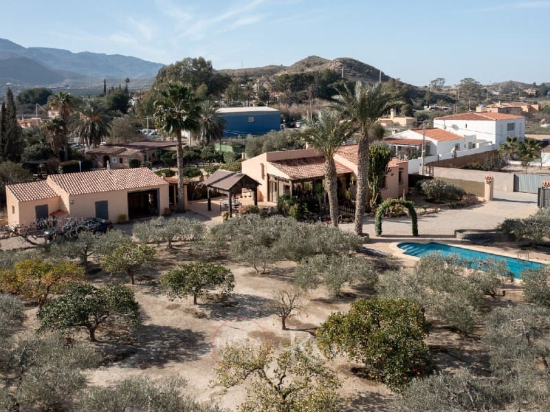 Chalet de 3 habitaciones en Mojácar en venta con piscina garaje - 398.000 € (Ref: 8770815)