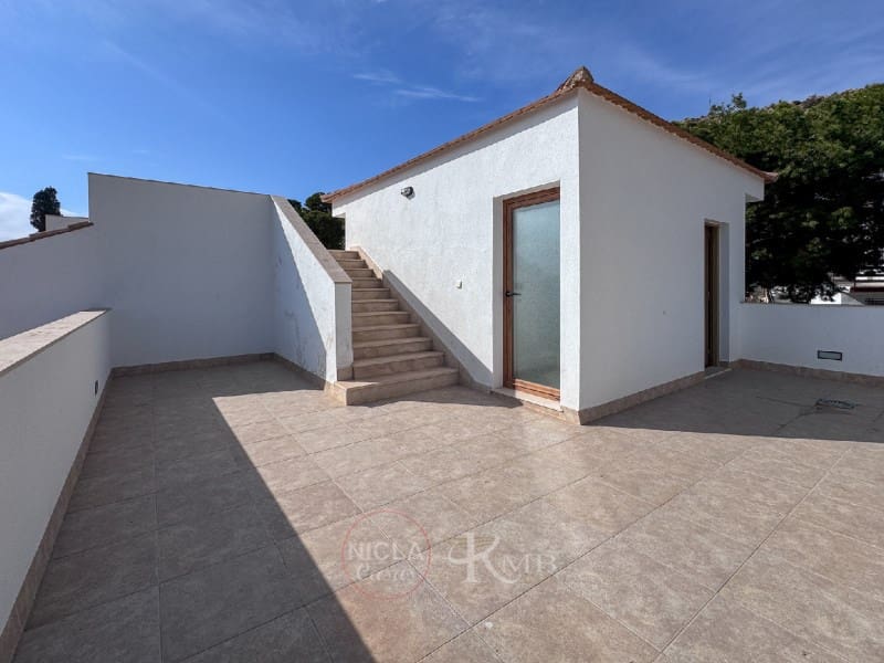 4 Zimmer Villa zu verkaufen in San Juan de los Terreros mit Pool Garage - 849.000 € (Ref: 8828105)