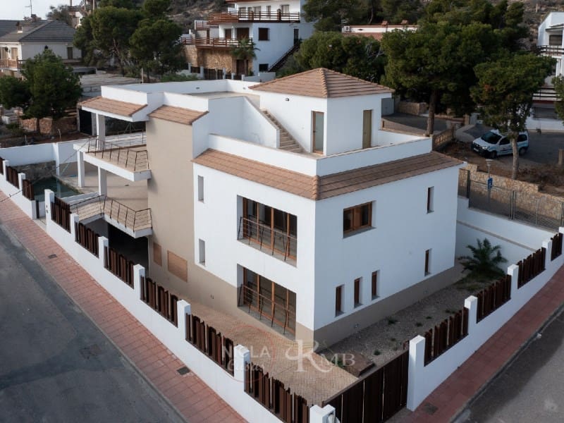 4 Zimmer Villa zu verkaufen in San Juan de los Terreros mit Pool Garage - 849.000 € (Ref: 8828105)