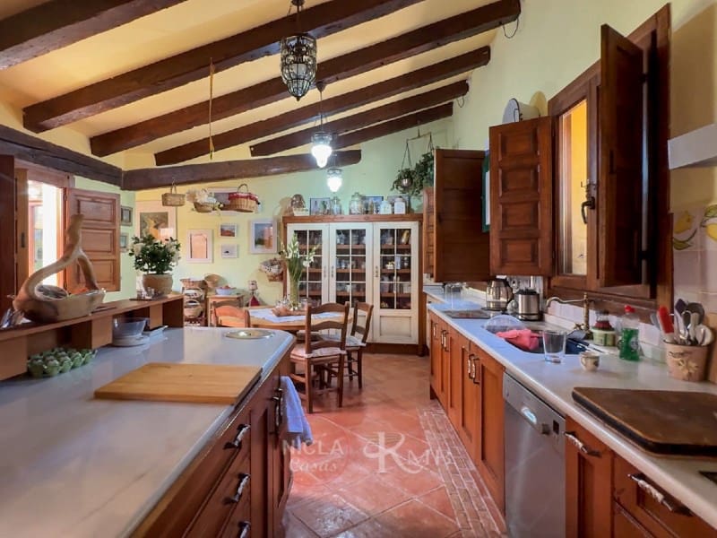 13 soverom Villa til salgs i Velez-Blanco med svømmebasseng - € 1 300 000 (Ref: 9075032)