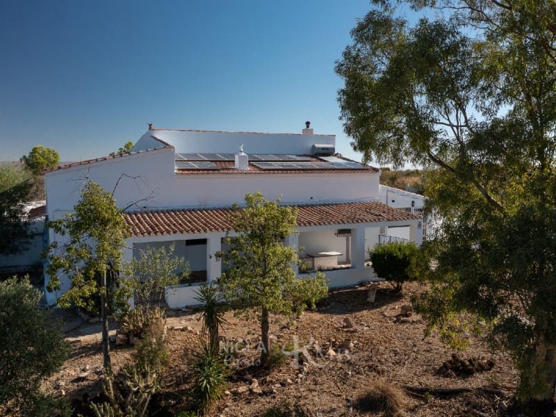 3 soveværelse Villa til salg i Bedar med swimmingpool garage - € 360.000 (Ref: 9206772)