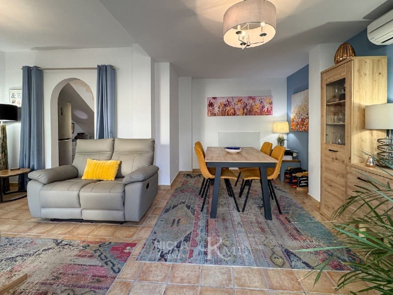 2 soverom Leilighet til salgs i Bedar med svømmebasseng garasje - € 169 000 (Ref: 9255496)