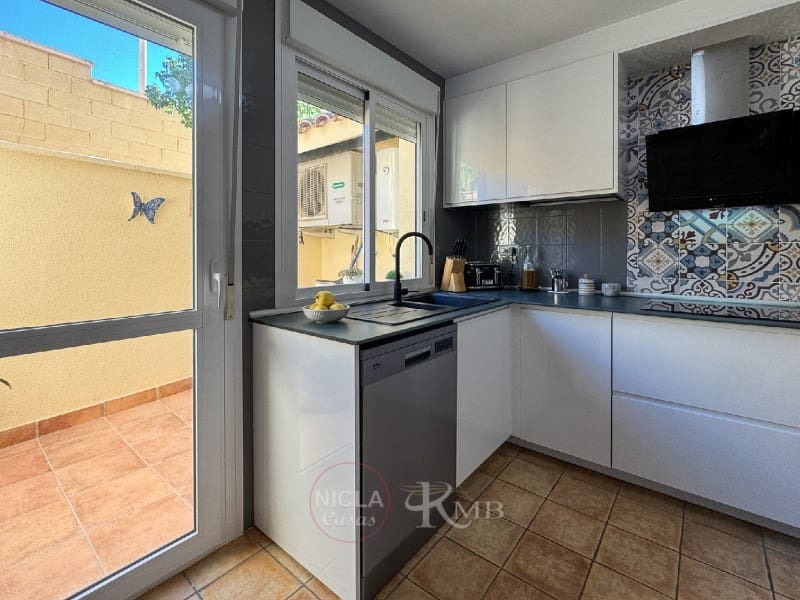 2 soverom Leilighet til salgs i Bedar med svømmebasseng garasje - € 169 000 (Ref: 9255496)