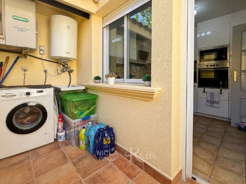 2 soverom Leilighet til salgs i Bedar med svømmebasseng garasje - € 169 000 (Ref: 9255496)