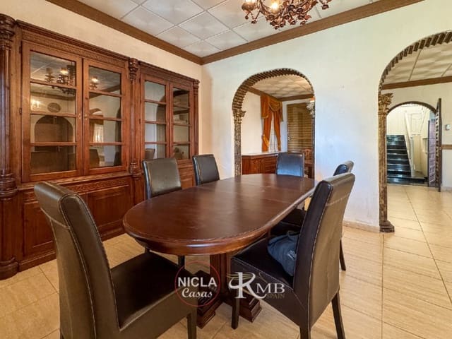 5 bedroom Villa for sale in Cuevas del Almanzora with pool - € 399,950 (Ref: 9321693)