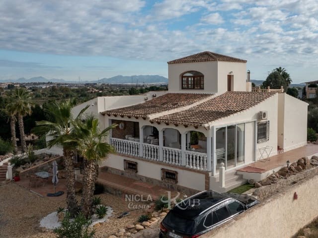 5 slaapkamer Villa te koop in Vera Ciudad, Vera met zwembad - € 559.000 (Ref: 9383217)