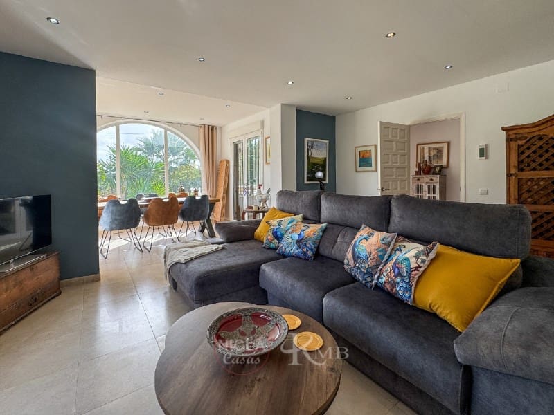 5 slaapkamer Villa te koop in Cuevas del Almanzora met zwembad - € 375.000 (Ref: 9385966)