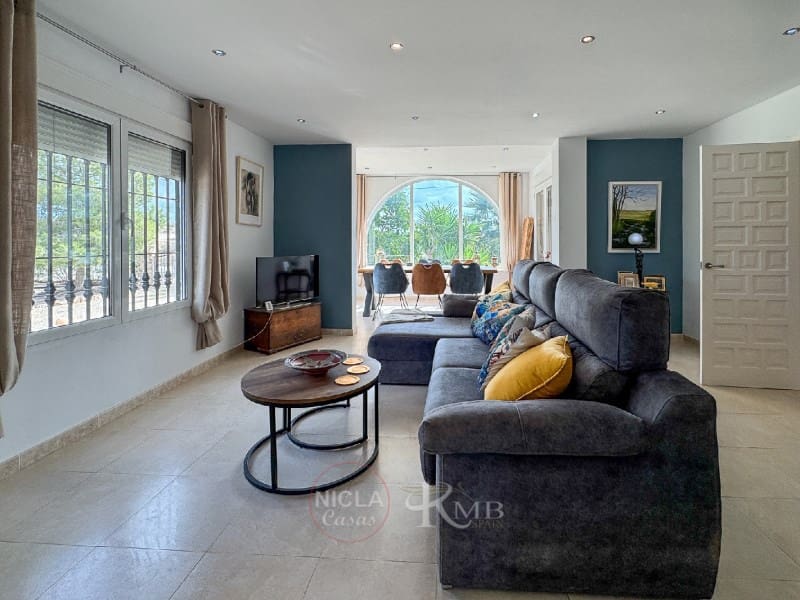 5 slaapkamer Villa te koop in Cuevas del Almanzora met zwembad - € 375.000 (Ref: 9385966)