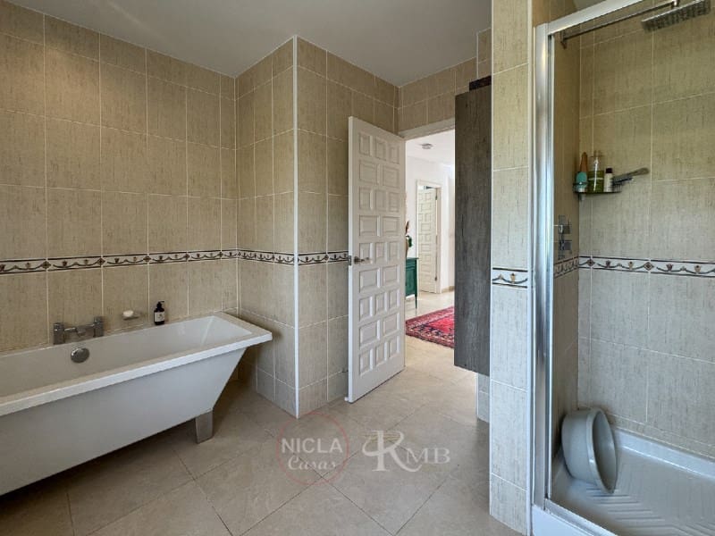 5 slaapkamer Villa te koop in Cuevas del Almanzora met zwembad - € 375.000 (Ref: 9385966)