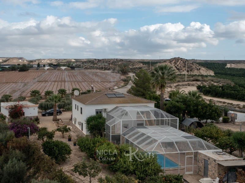 5 slaapkamer Villa te koop in Cuevas del Almanzora met zwembad - € 375.000 (Ref: 9385966)