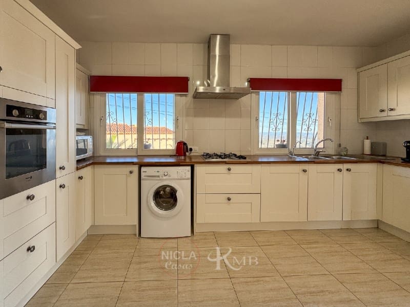 5 sypialnia Willa na sprzedaż w Bedar z basenem - 399 000 € (Ref: 9582926)