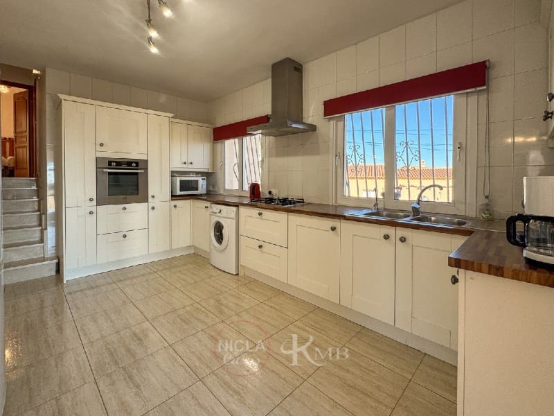 5 sypialnia Willa na sprzedaż w Bedar z basenem - 399 000 € (Ref: 9582926)