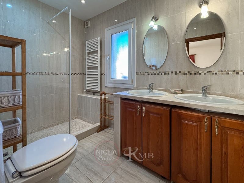 5 sypialnia Willa na sprzedaż w Bedar z basenem - 399 000 € (Ref: 9582926)