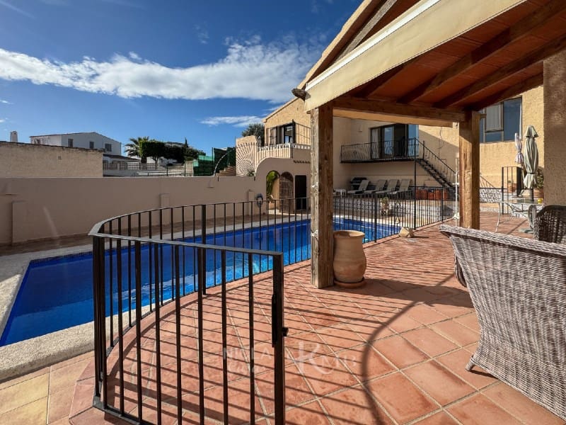 5 sypialnia Willa na sprzedaż w Bedar z basenem - 399 000 € (Ref: 9582926)