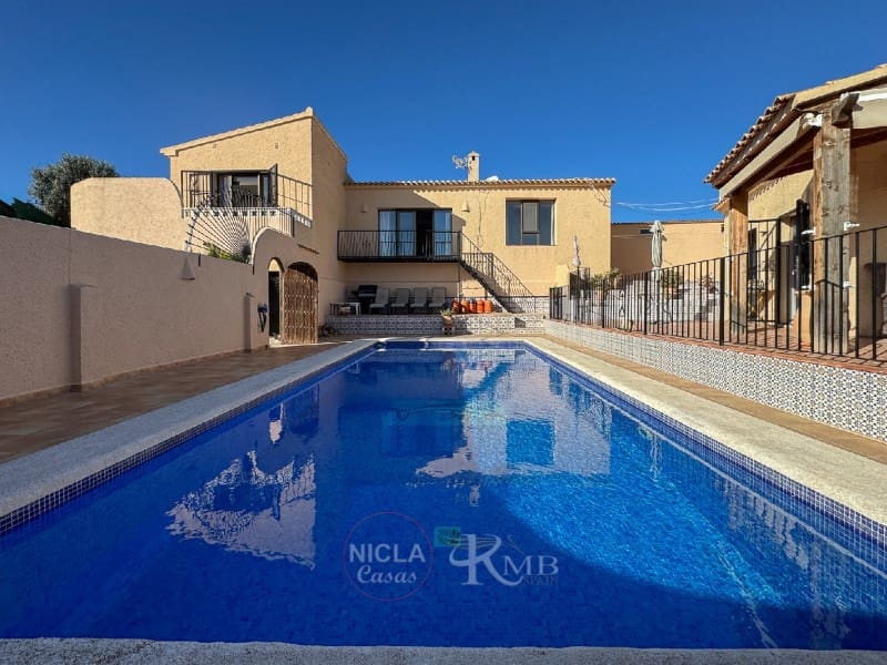 5 sypialnia Willa na sprzedaż w Bedar z basenem - 399 000 € (Ref: 9582926)