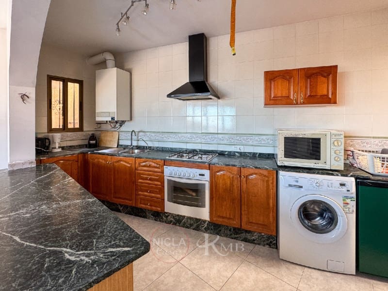 5 sypialnia Willa na sprzedaż w Bedar z basenem - 399 000 € (Ref: 9582926)