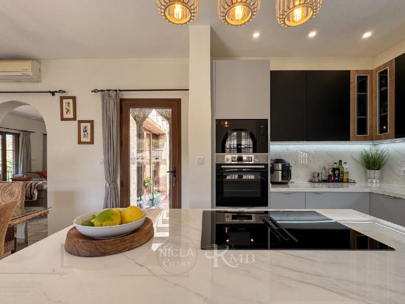 4 chambre Villa/Maison à vendre à Bedar avec piscine - 649 000 € (Ref: 9820273)