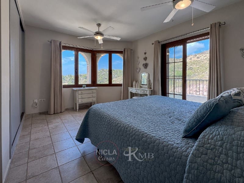 4 chambre Villa/Maison à vendre à Bedar avec piscine - 649 000 € (Ref: 9820273)