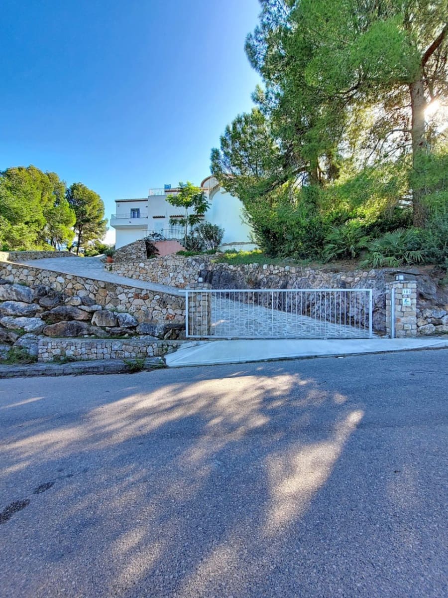 3 bedroom Villa for sale in Pego with pool garage - € 400,000 (Ref: 9416127)