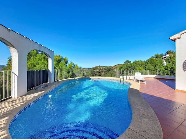 Chalet de 3 habitaciones en Pego en venta con piscina garaje - 400.000 € (Ref: 9416127)