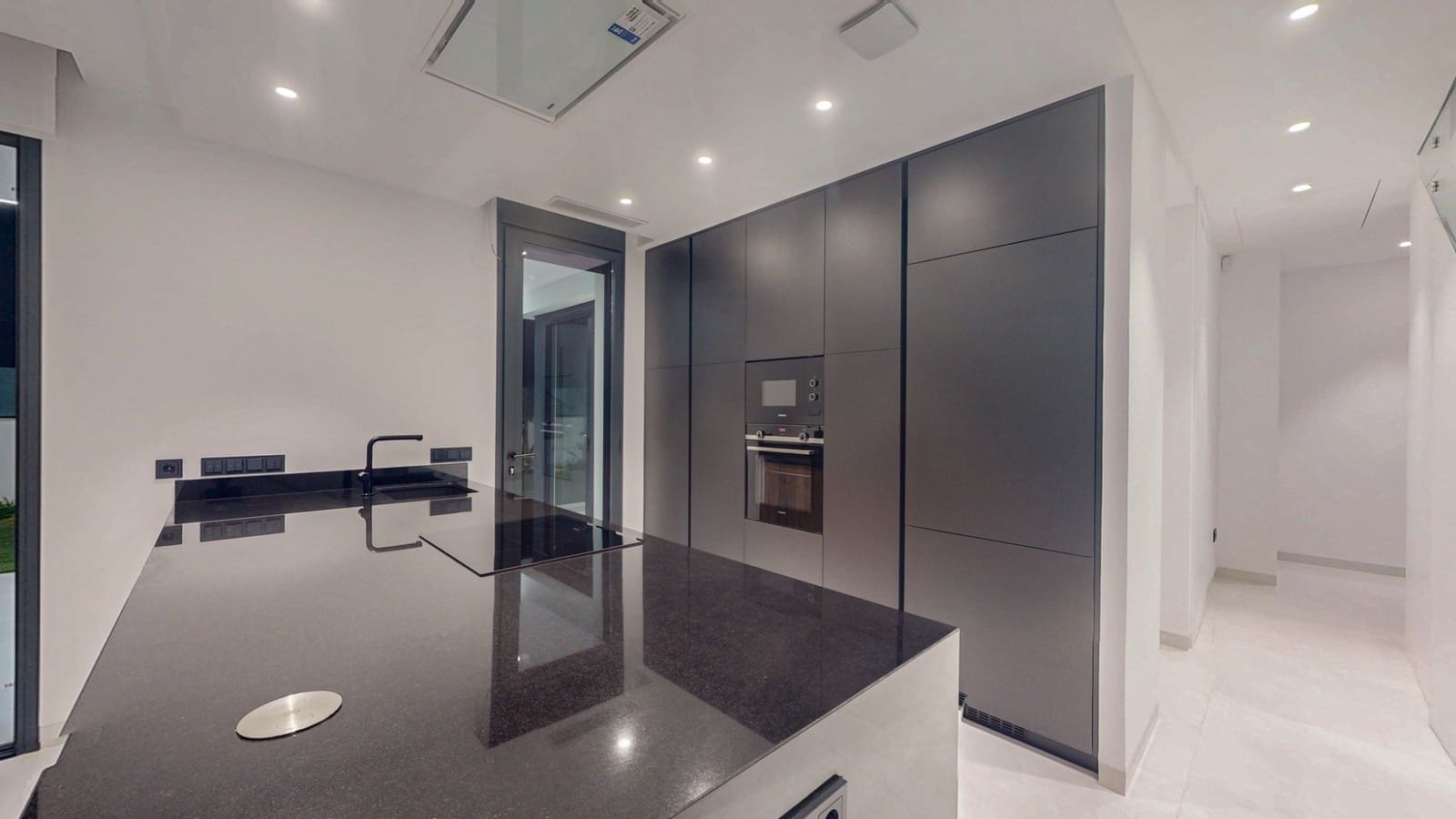 3 bedroom Villa for sale in Finestrat with pool - € 1,200,000 (Ref: 8832234)