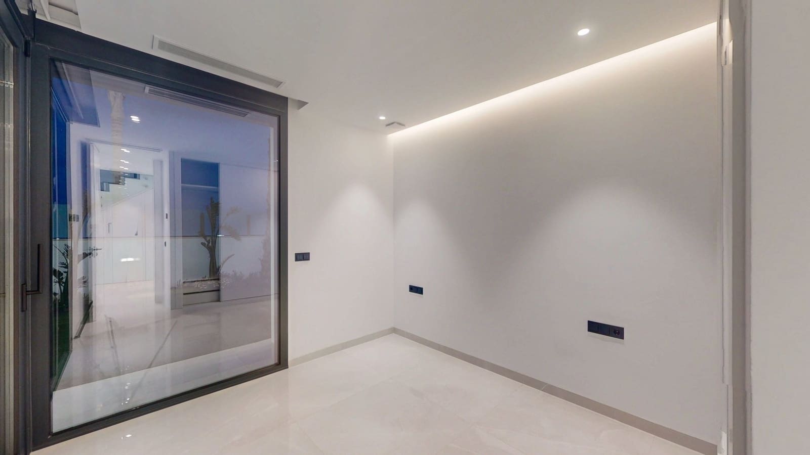 3 bedroom Villa for sale in Finestrat with pool - € 1,200,000 (Ref: 8832234)