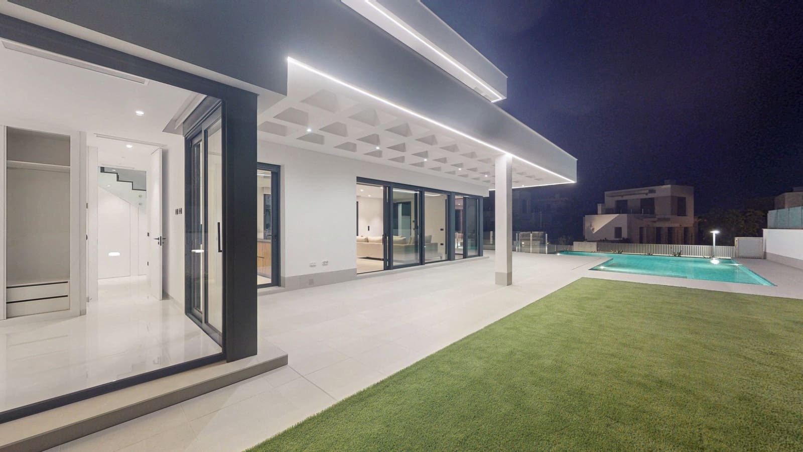 3 bedroom Villa for sale in Finestrat with pool - € 1,200,000 (Ref: 8832234)