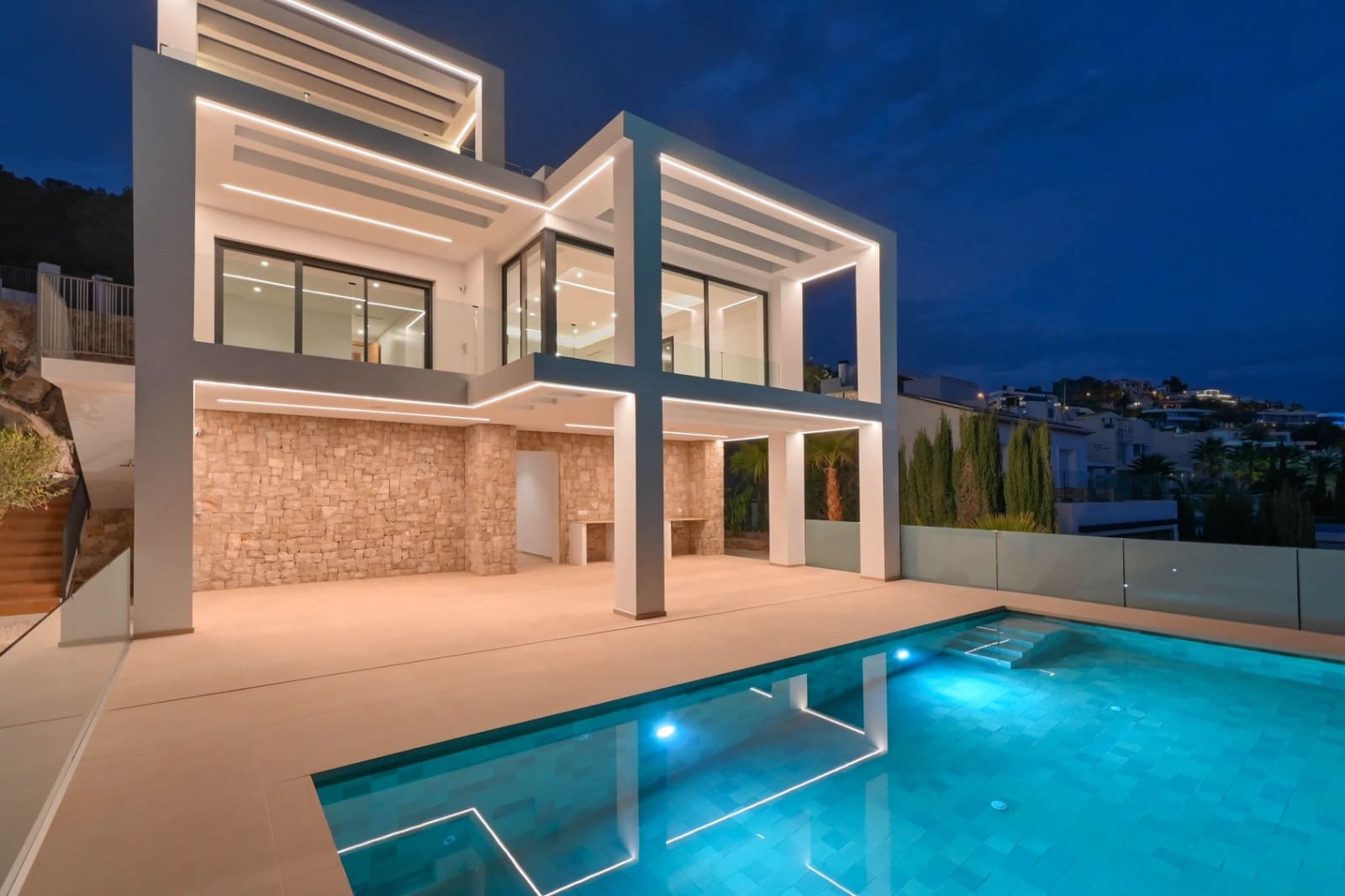 4 soveværelse Villa til salg i Calpe / Calp med swimmingpool garage - € 1.985.000 (Ref: 8832635)